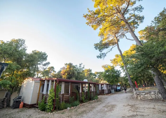 Mobile Home Cube, 3 Bedrooms, Free Parking, Wifi