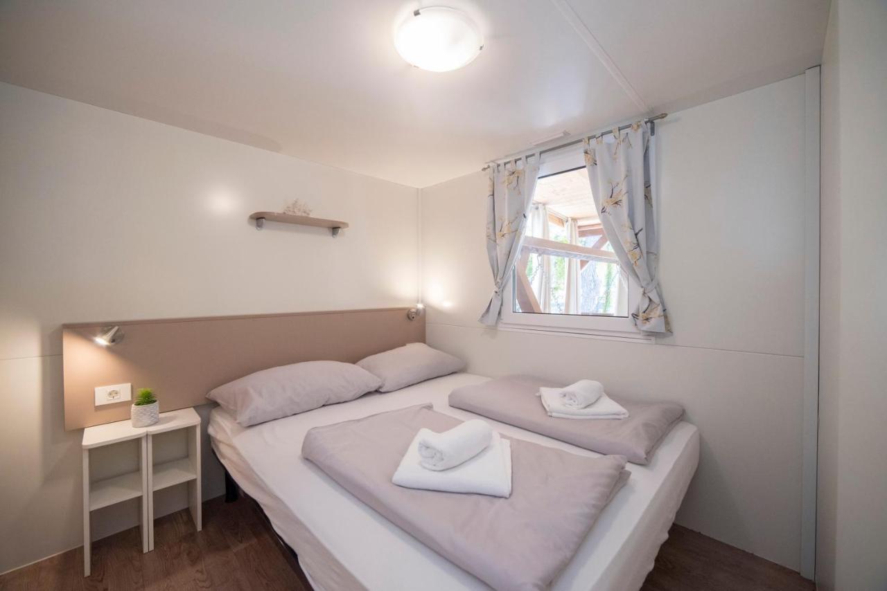 Mobile Cube, 3 Bedrooms, Free Parking, Wifi Biograd Na Moru