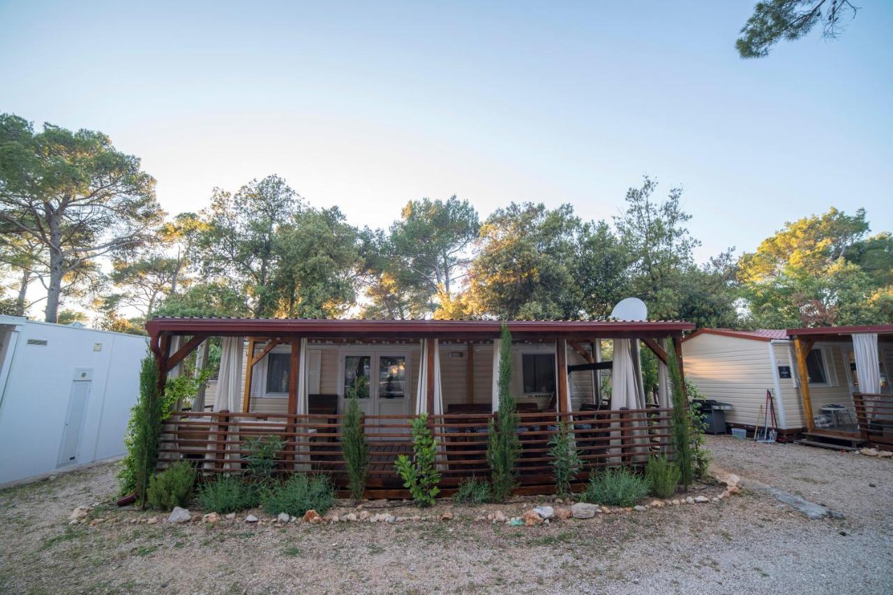 Mobile Cube, 3 Bedrooms, Free Parking, Wifi Campsite