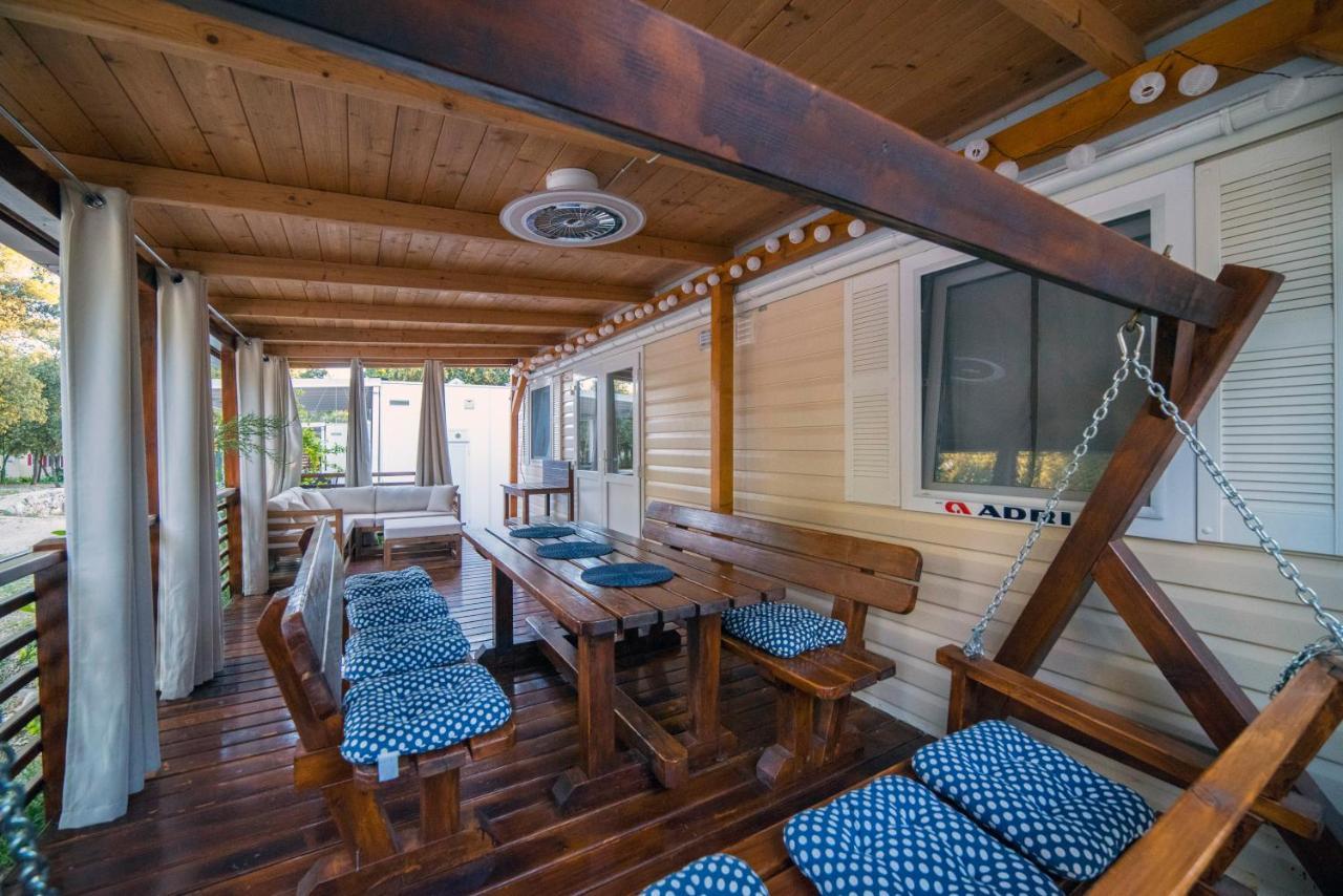 Mobile Cube, 3 Bedrooms, Free Parking, Wifi * Biograd Na Moru