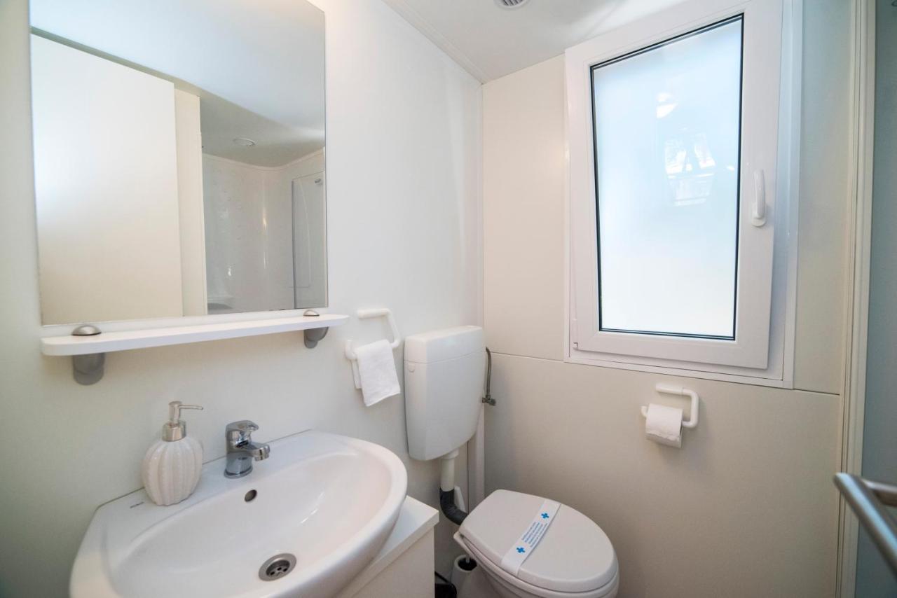 Campsite Mobile Cube, 3 Bedrooms, Free Parking, Wifi