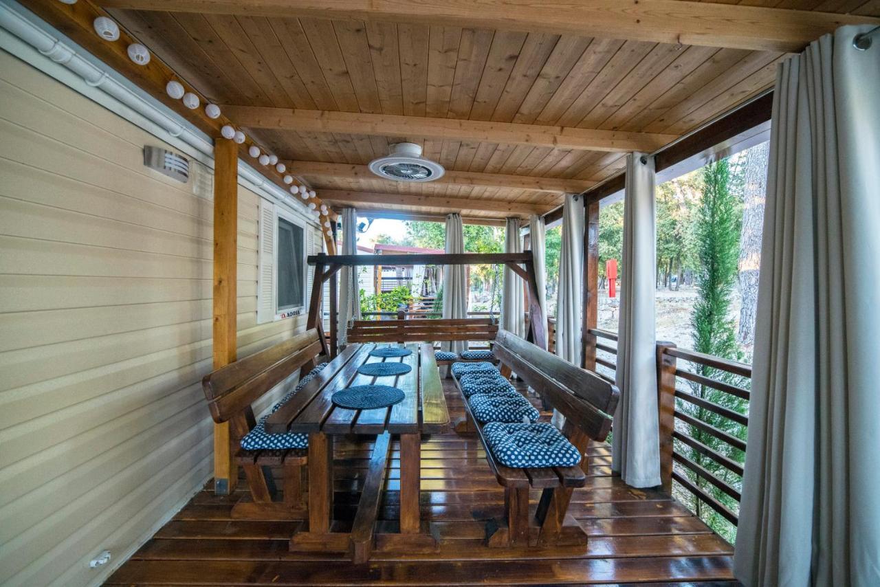 Campsite Mobile Cube, 3 Bedrooms, Free Parking, Wifi Biograd Na Moru