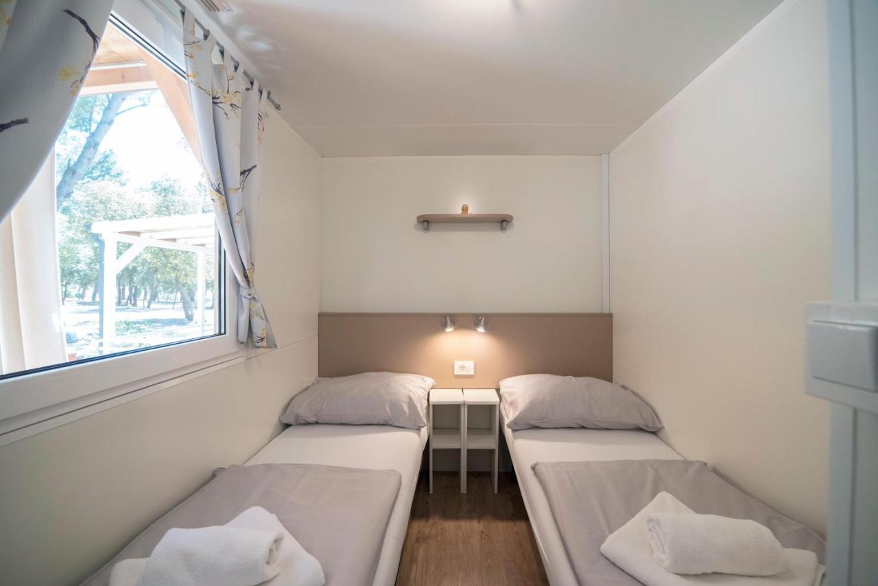 Mobile Cube, 3 Bedrooms, Free Parking, Wifi
