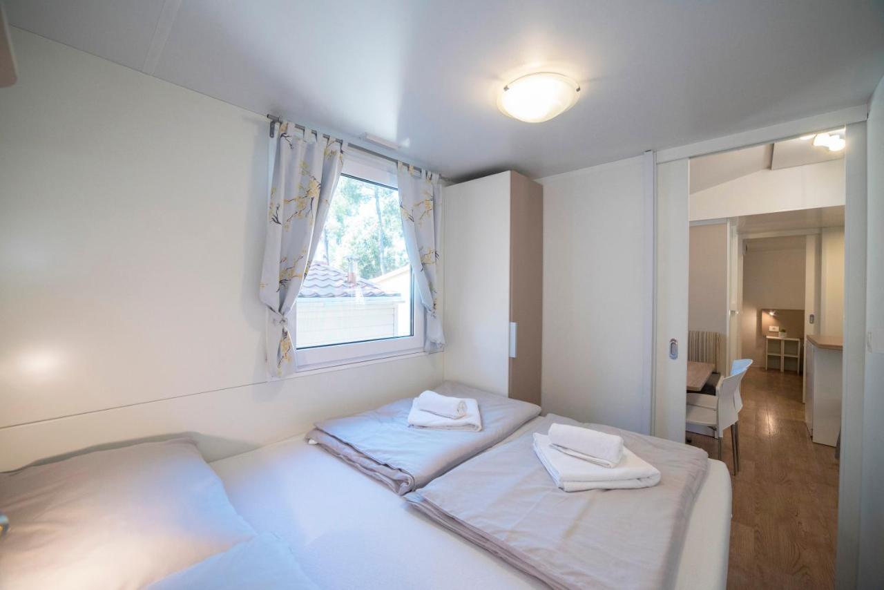Mobile Cube, 3 Bedrooms, Free Parking, Wifi * Biograd Na Moru