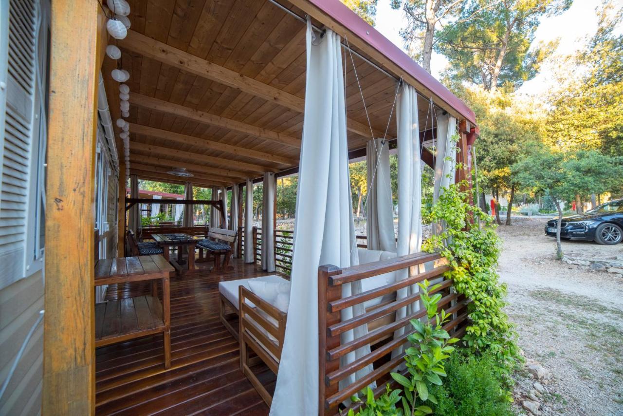 Campsite Mobile Cube, 3 Bedrooms, Free Parking, Wifi Biograd Na Moru