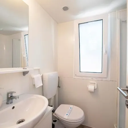 Mobile Home Cube, 3 Bedrooms, Free Parking, Wifi Biograd Na Moru Exterior photo